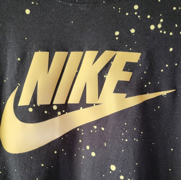 Nike Gold splatter athletic cut tee - Picture 1 of 4